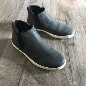 teva willow chelsea boot